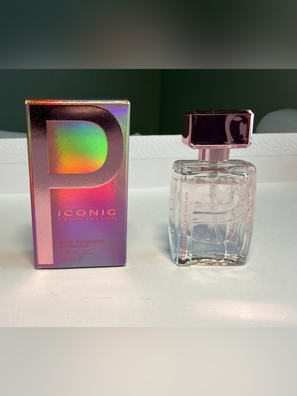 New,unused & authenticParis Hilton Iconic Fragrancee33 Mini size 7.5ml